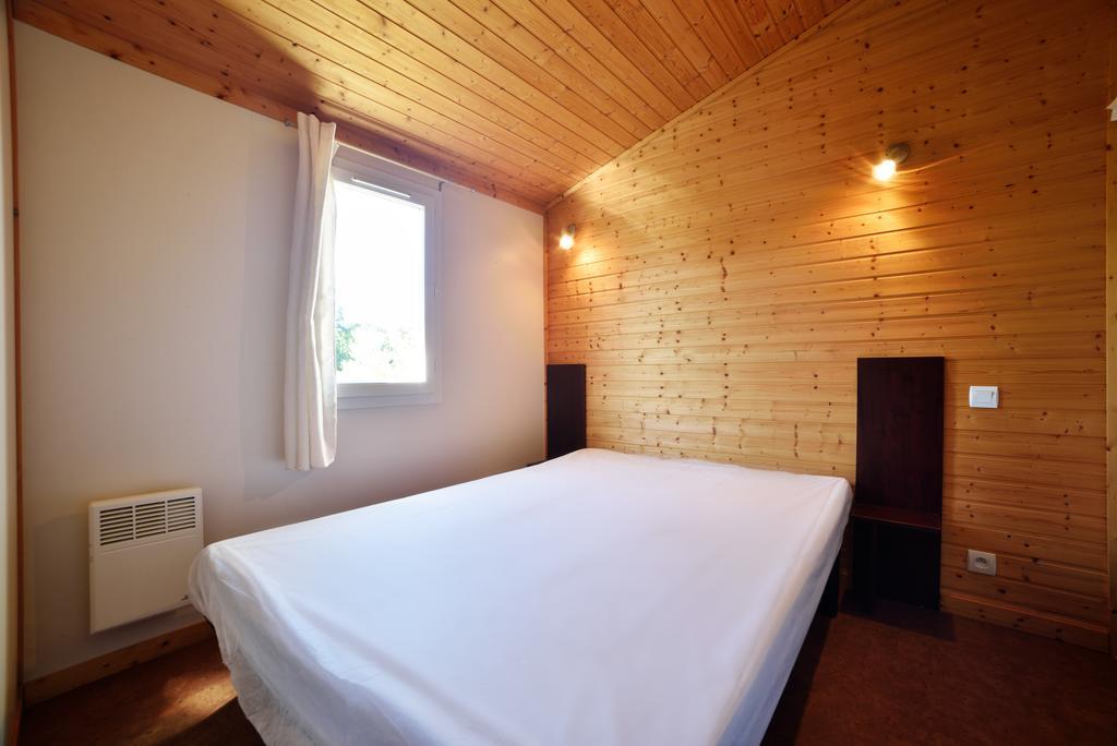 Cottages Du Lac De Miel Beynat ภายนอก รูปภาพ